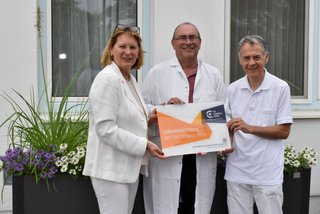 Pflegedirektorin Silvia Hickelsberger, Ärztlicher Direktor Dr. Rainer Ernstberger und Primarius Dr. Karl Anzböck