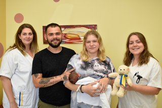 Die stolzen Eltern mit Jubiläumsbaby Emilio
