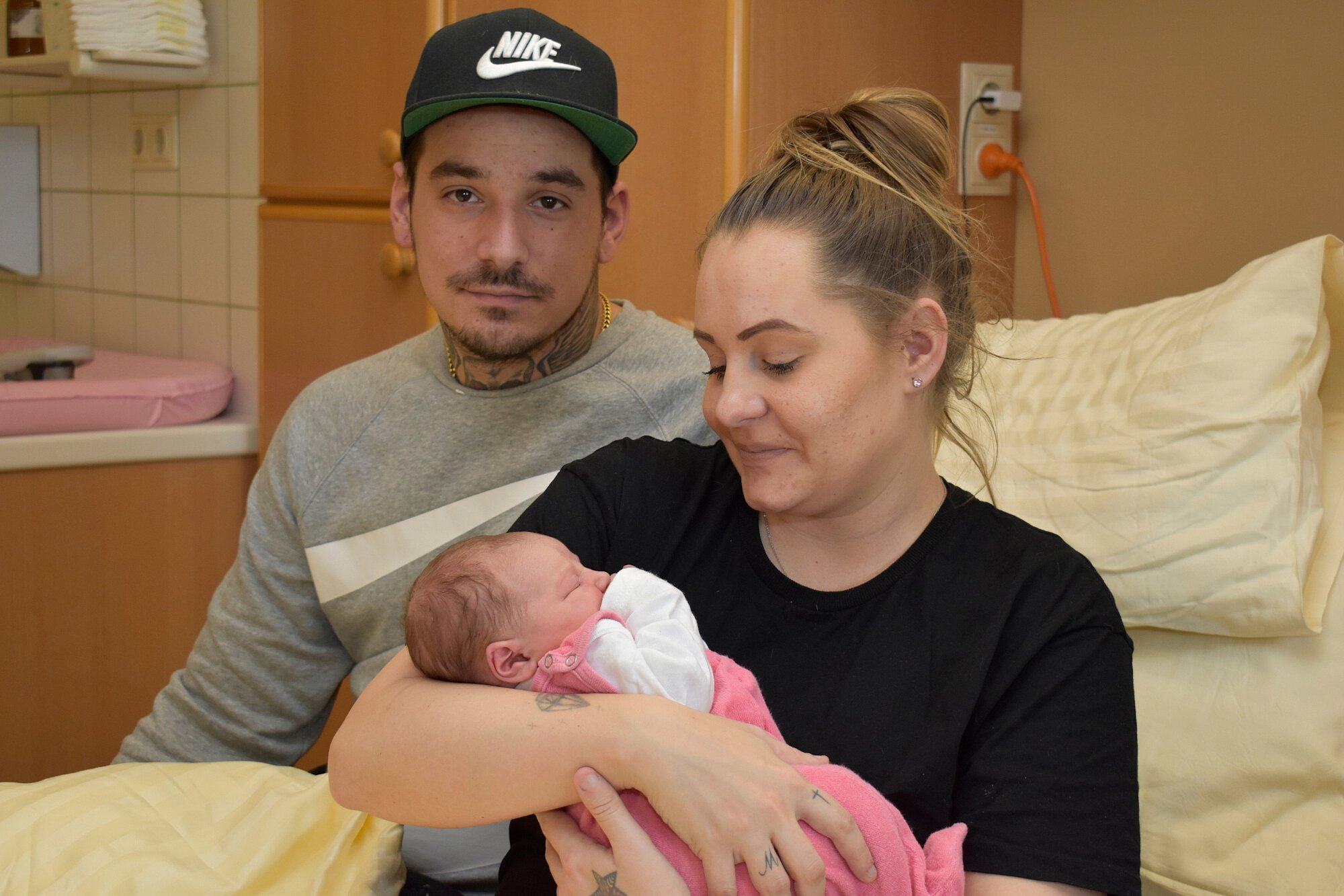 Neujahrsbaby Viktoria mit ihren Eltern