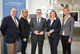 Die Klinikleitung und GF Steininger begrüßten LR Schleritzko