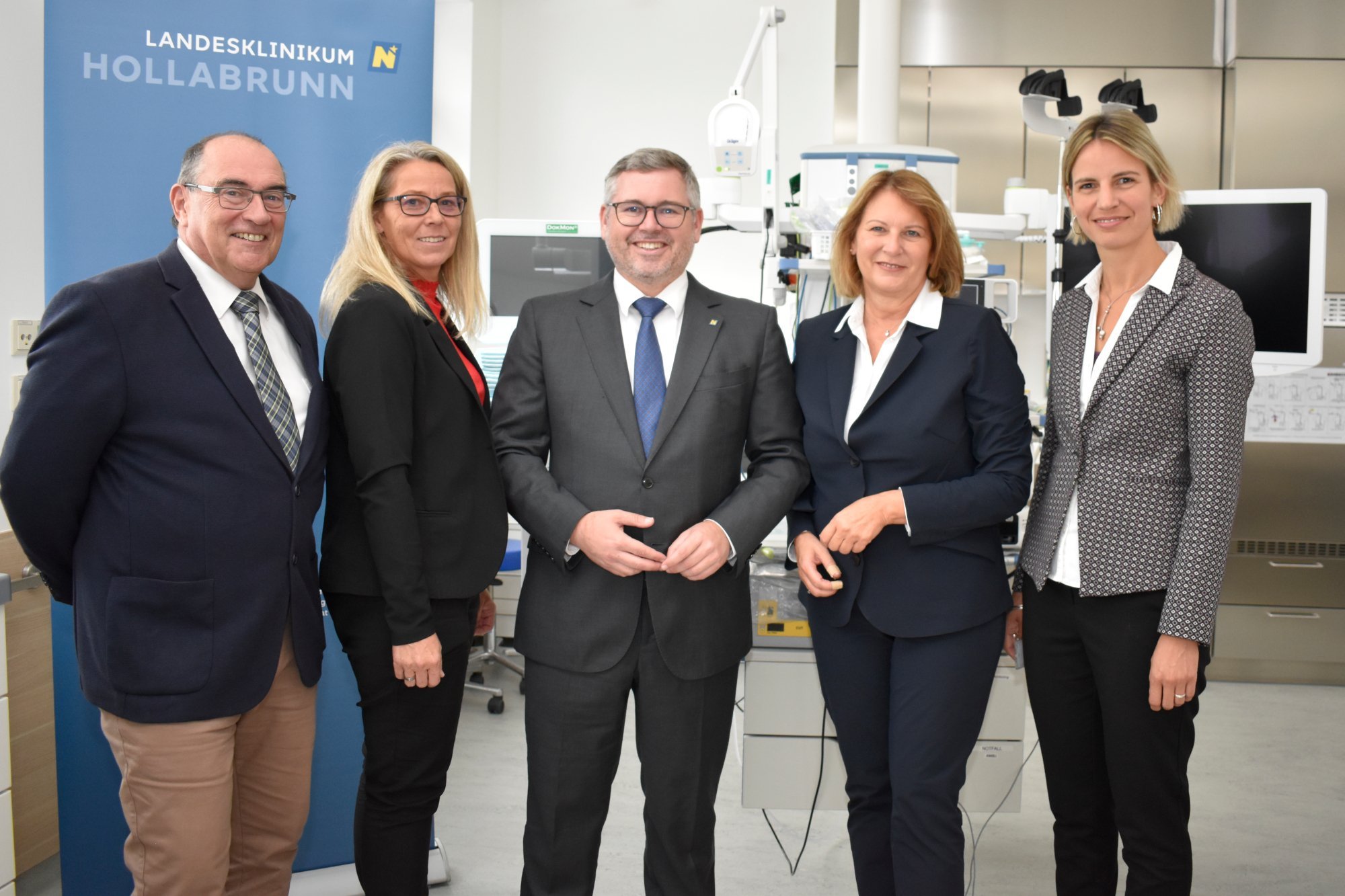 Die Klinikleitung und GF Steininger begrüßten LR Schleritzko
