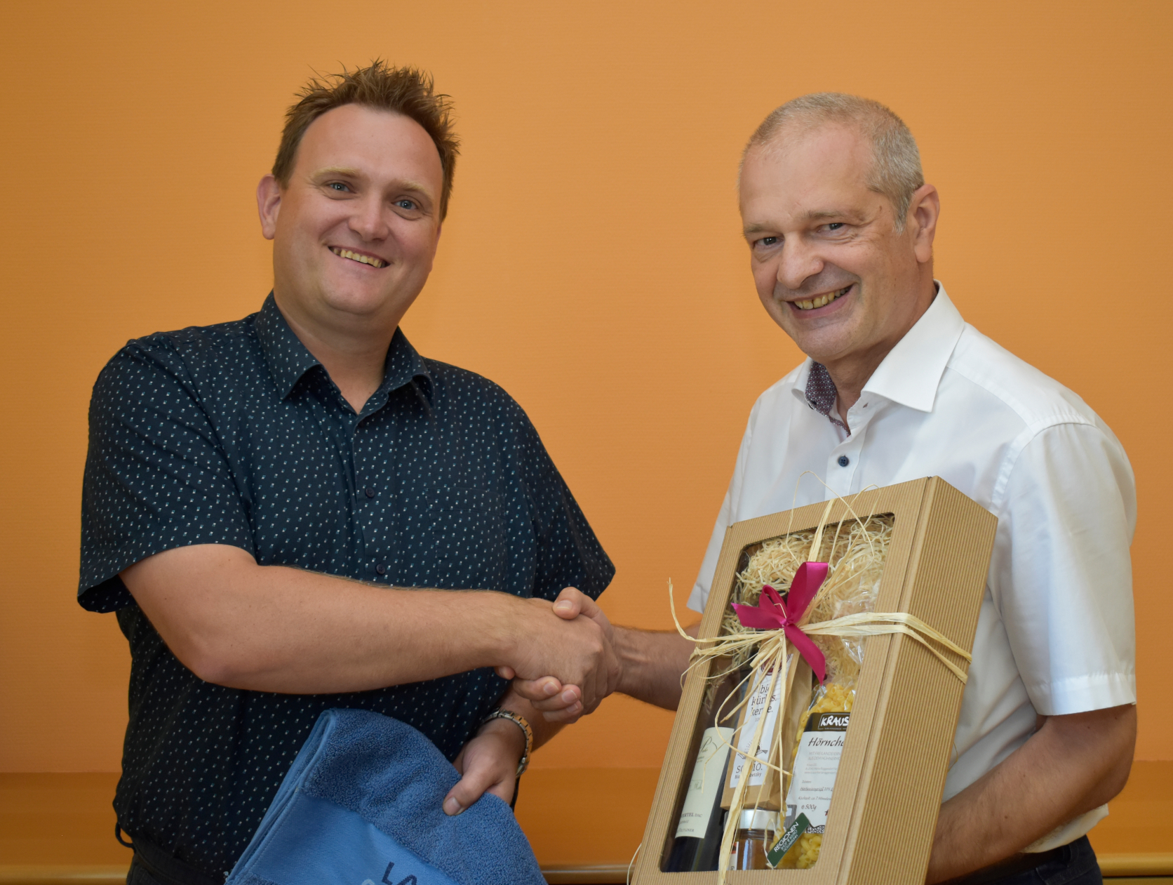 Interim. Kaufm. Direktor Hörth gratulierte Andreas Wagner