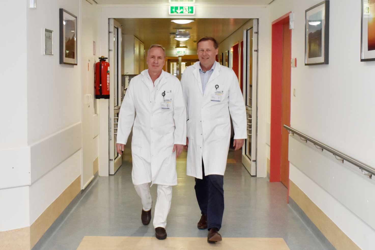 Geschäftsführender Oberarzt Dr. Philipp Beckerhinn und Primarius Dr. Erhard Schwanzer