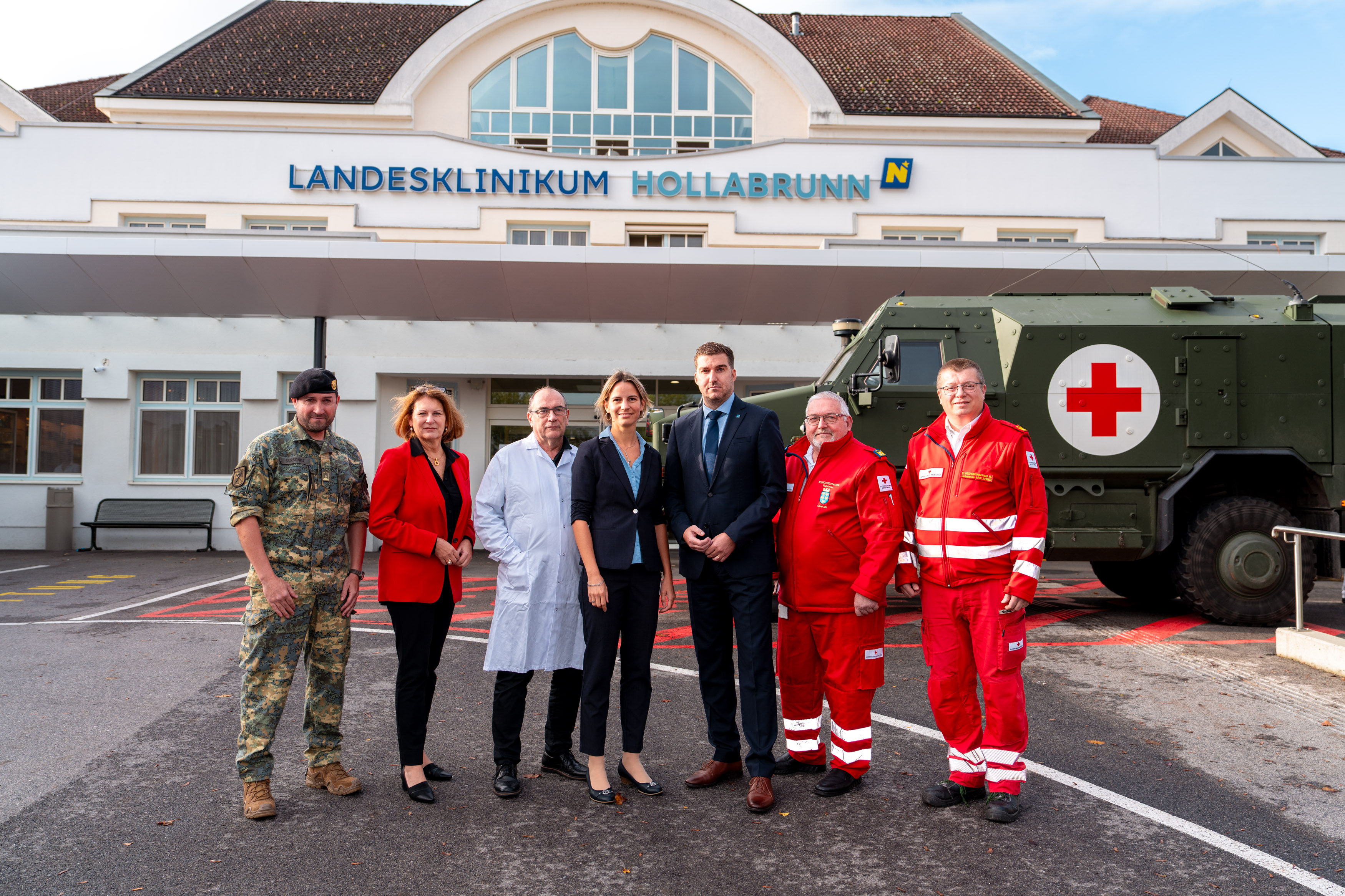 Major Gurschka, Pflegedirektorin Hickelsberger, Interim. Ärztlicher Direktor Ernstberger, Kaufmännische Direktorin Dankelmaier, Kaufmännischer Direktor Trummer, Günther Sidy und Johannes Molterer bei der Blackout-Übung 