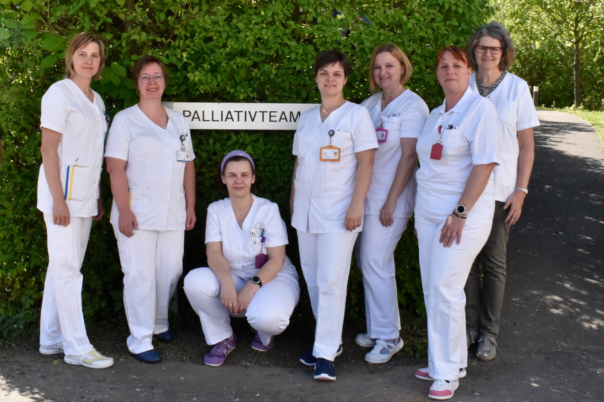 Koordinatorin Birgit Leißer, Palliativärztin Doris Jaux, Claudia Schirrer, Sandra Busta, Petra Rohringer, Manuela Wolfram und dipl. Sozialarbeiterin Monika Jachs