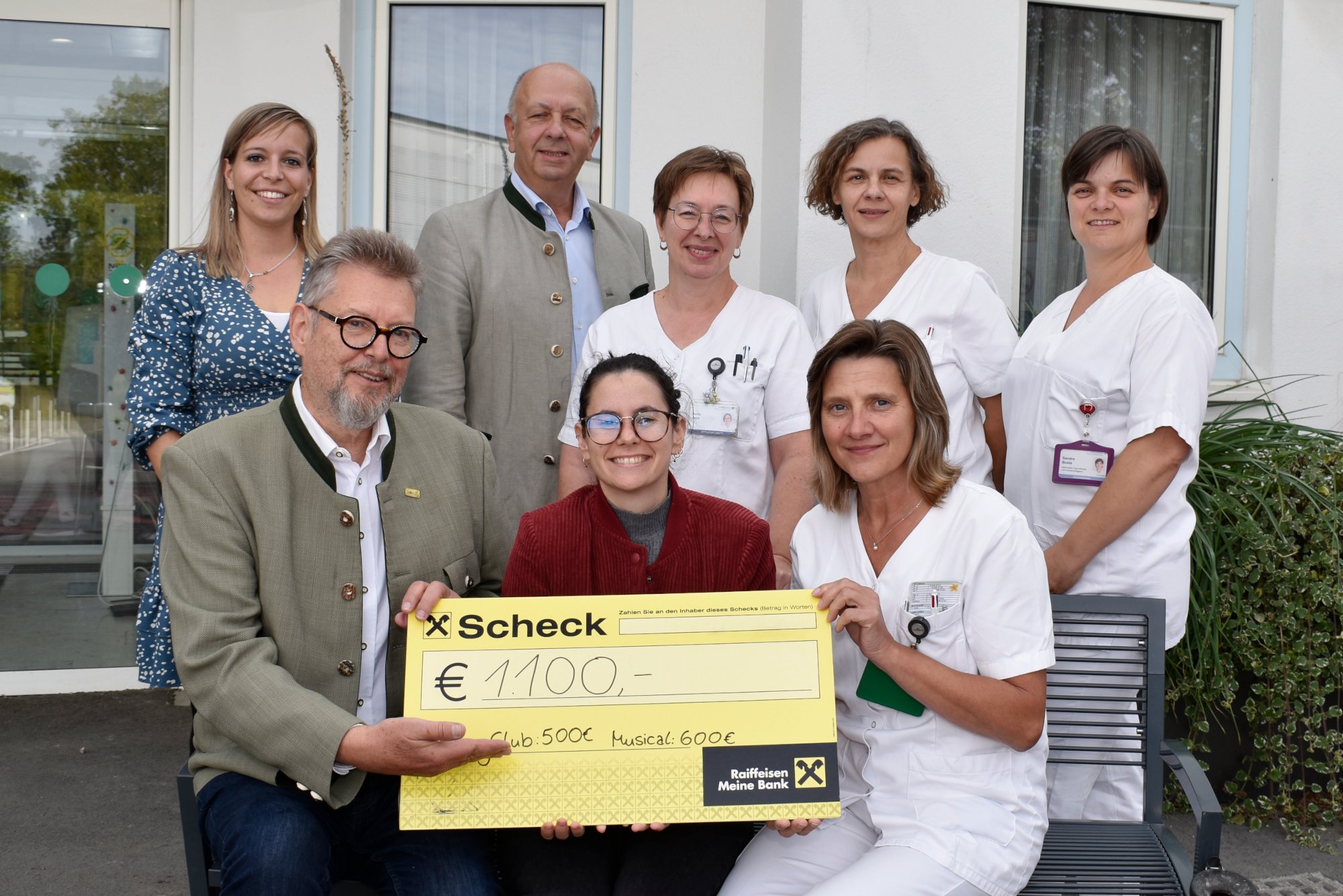 Das Palliativteam bei der Spendenübergabe