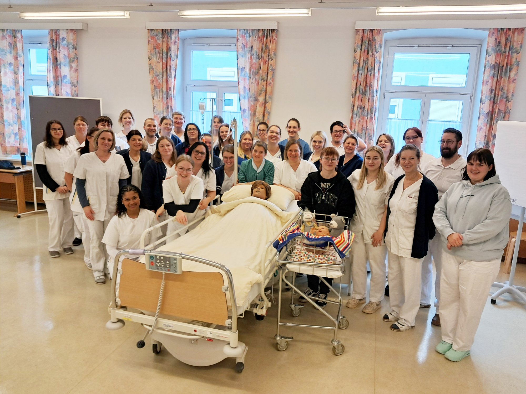 Die Teilnehmenden beim "Room of horrors"